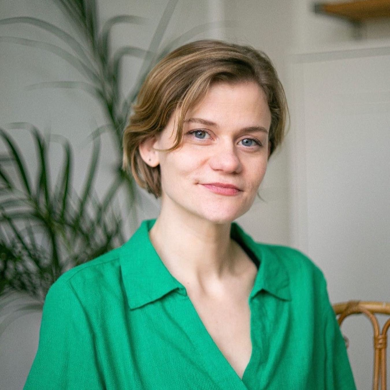 Portretfoto van Anna Stupers, namens Kaleidoscoop in het panel over queer verschilmakers Den Haag